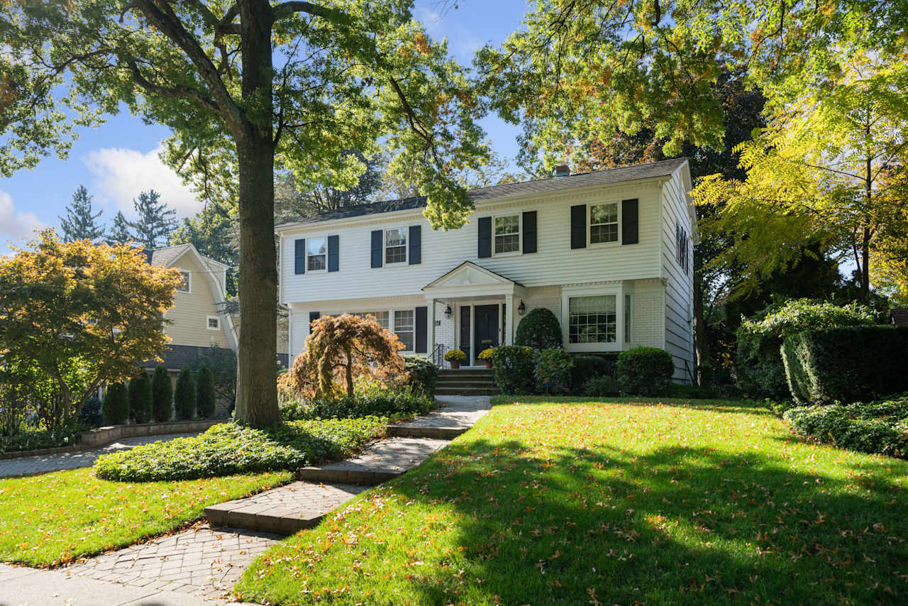 454 Fairway Road, Ridgewood, NJ