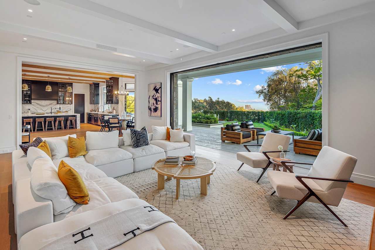 22 Oakmont Drive Brentwood Smith and Berg Partners