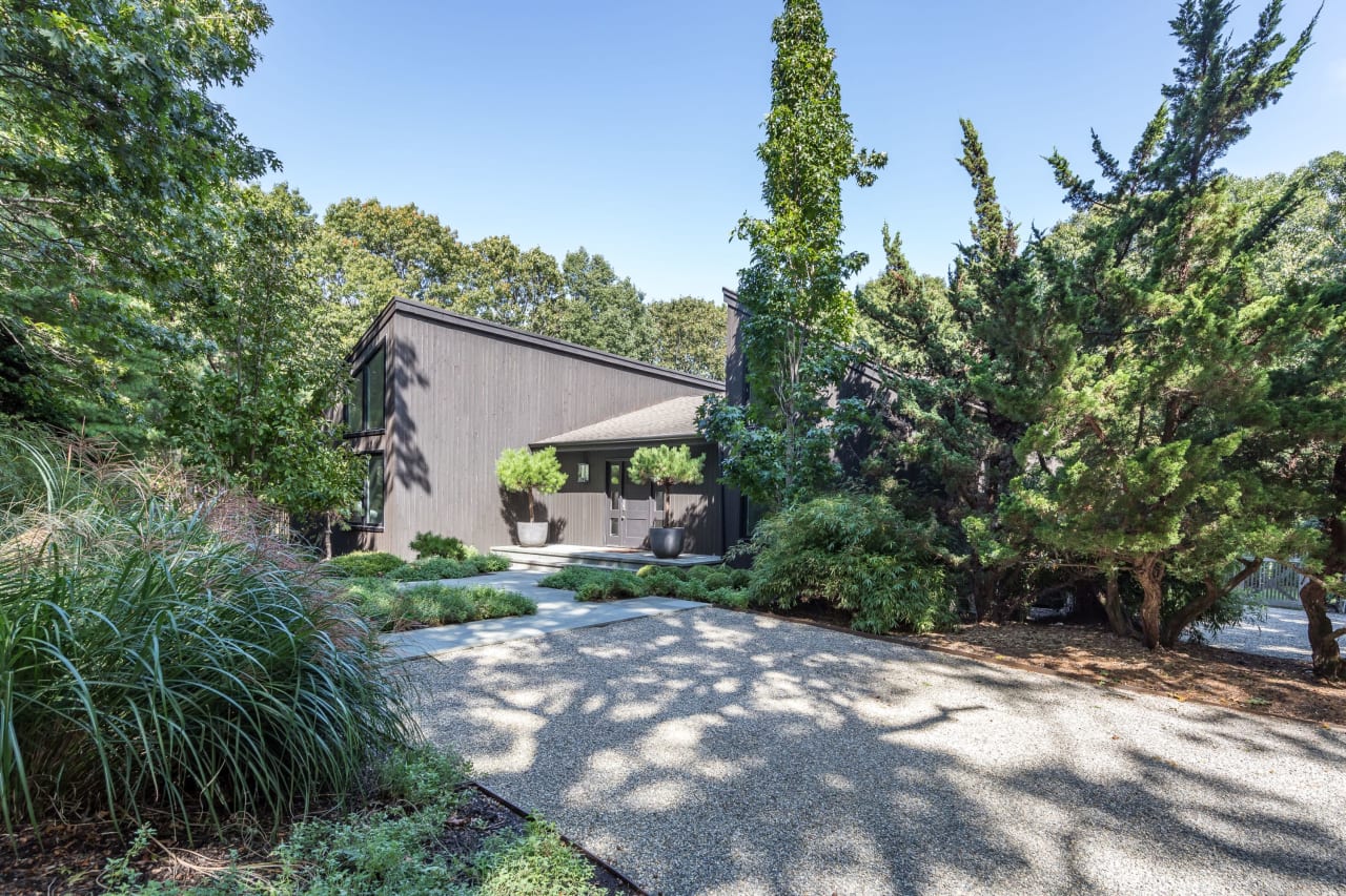 Contemporary Water Mill Beach House