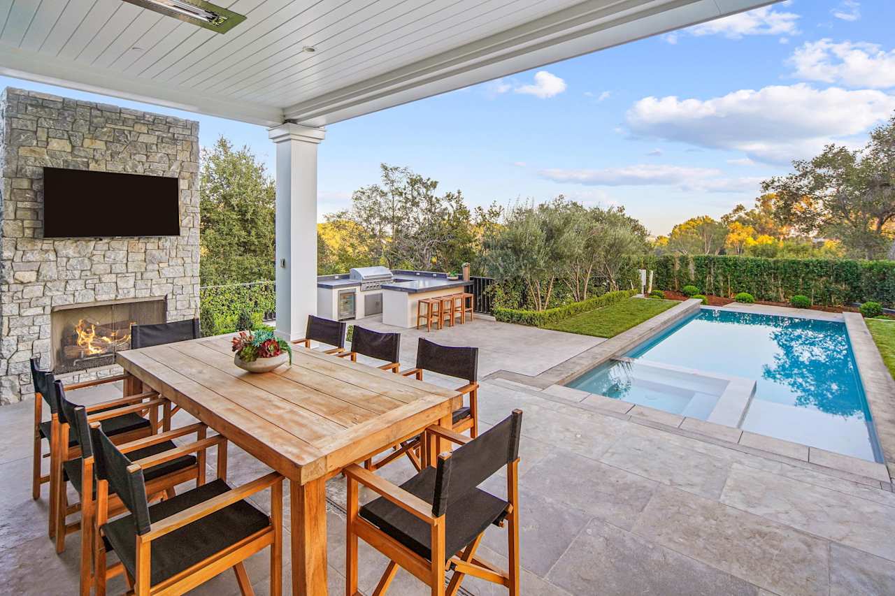 22 Oakmont Drive Brentwood Smith and Berg Partners