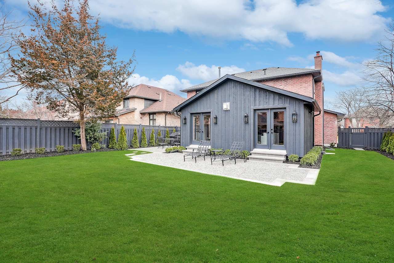 384 Claremont Crescent Oakville, ON L6J 6K1 Goodale Miller Team