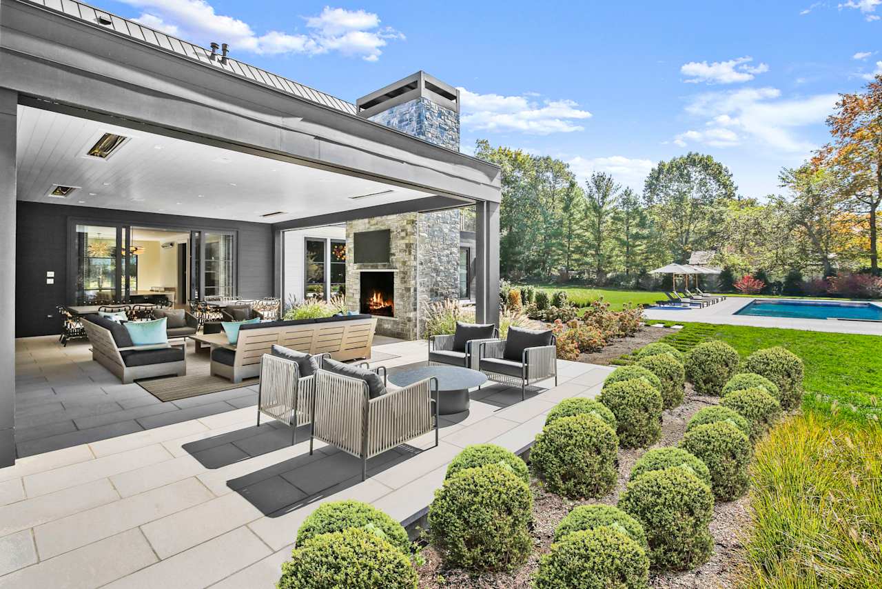 Ellen Mosher Greenwich Real Estate Agent, CT