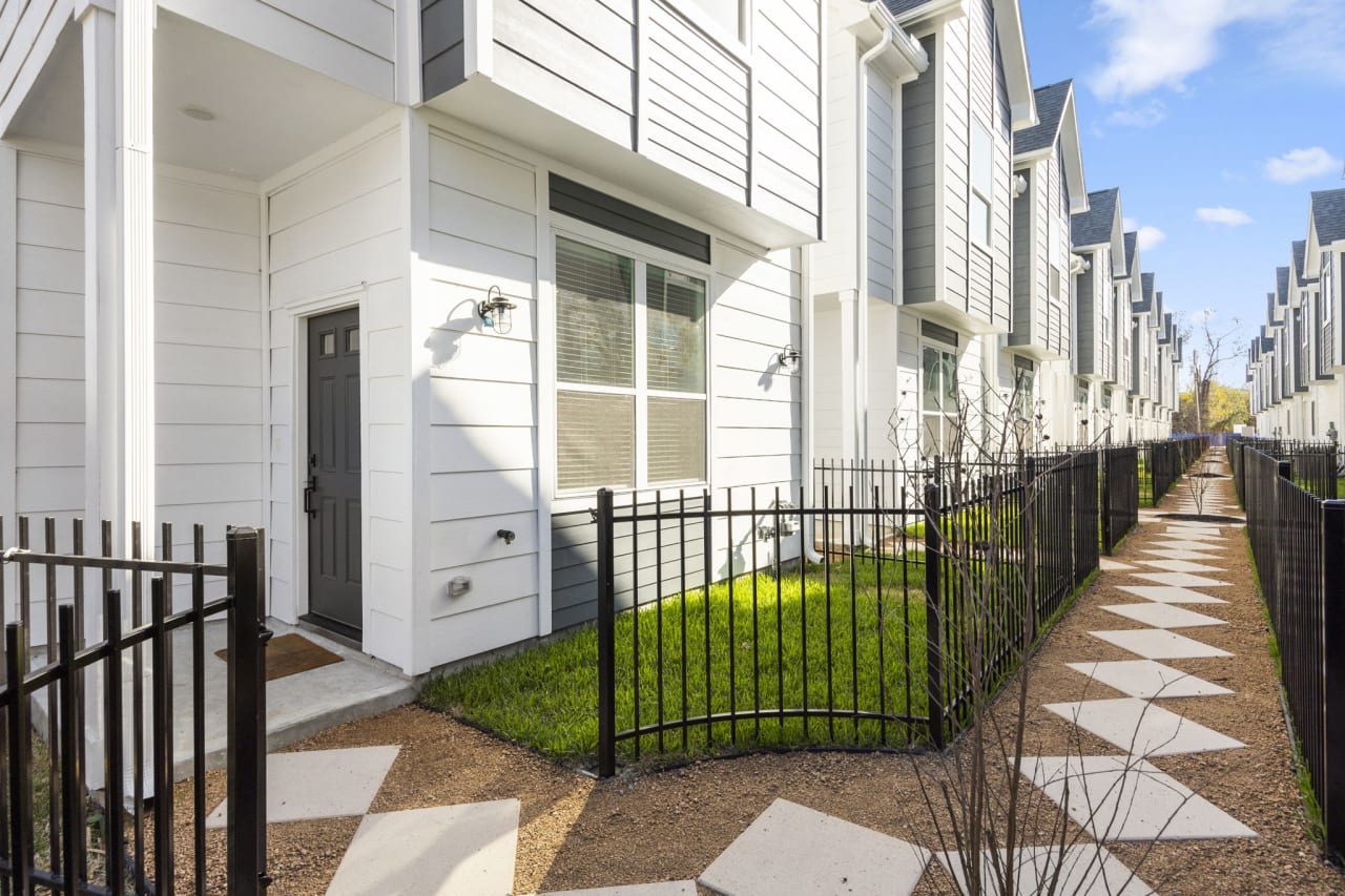 front corridor walkway of a community 