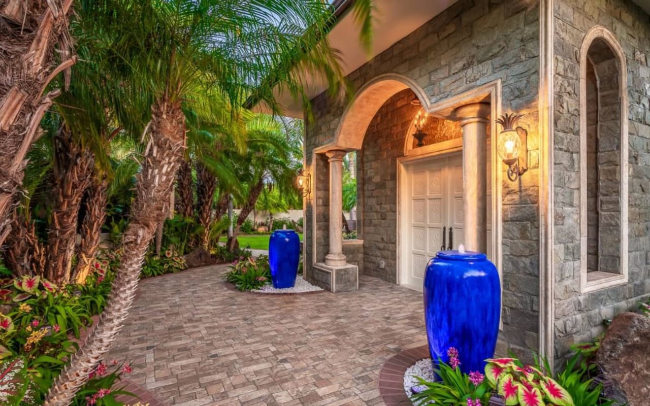 Mediterranean Design Meets Hawaiian Landscaping In This Exquisite Niu Luxury Villa