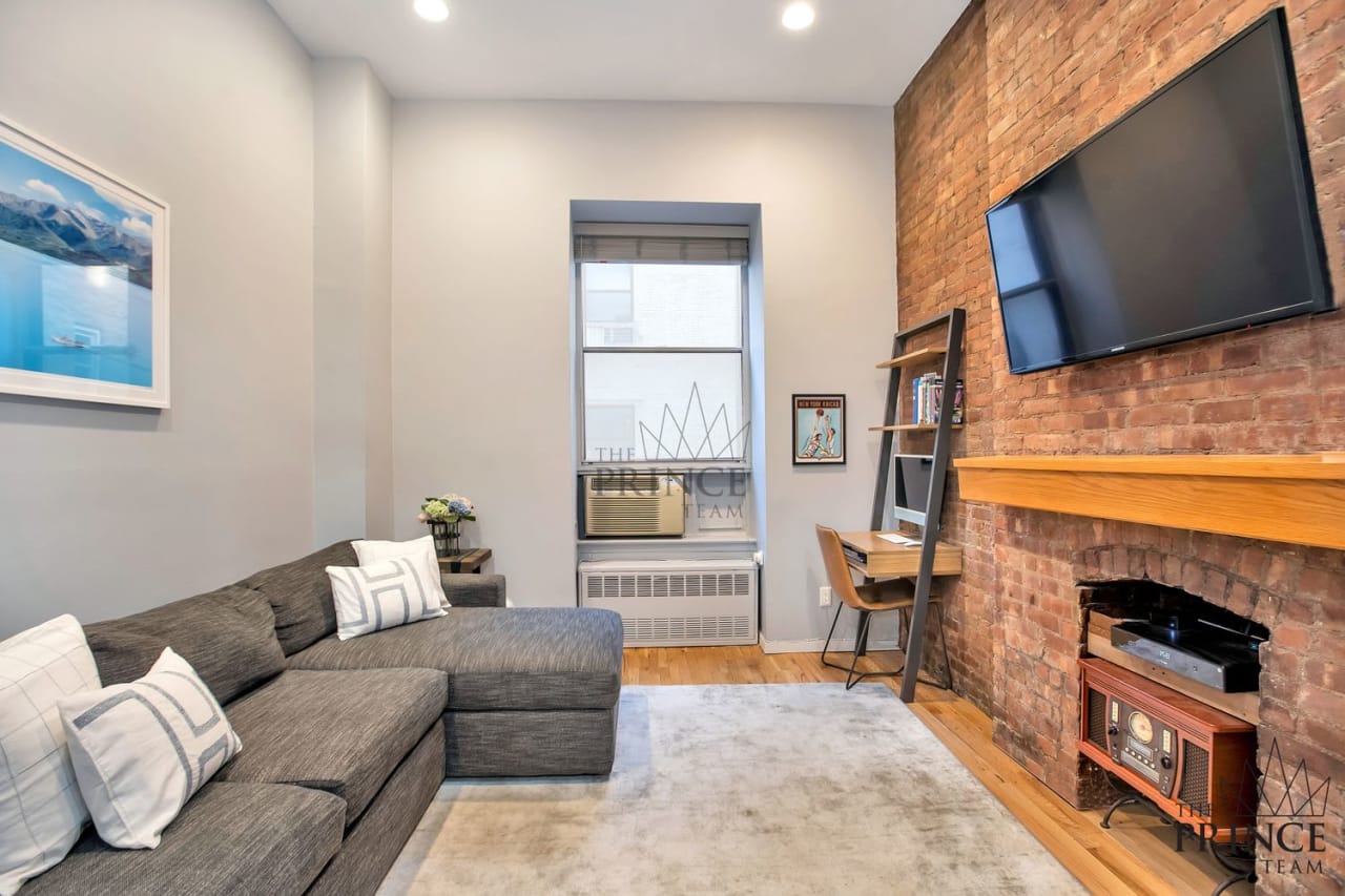 23 East 10th Street, Unit 305