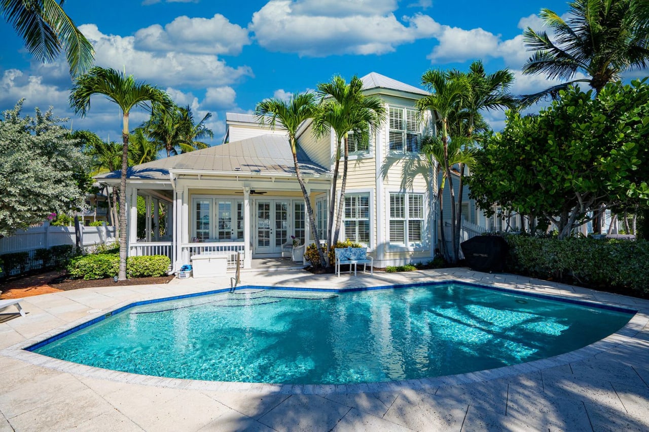 Louis Vuitton Florida Façade and Architectural Stairs - Walters Group Inc.