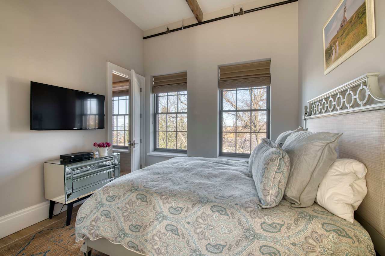 A Watchcase Flagship Penthouse With Unmatched Water Views CeeJackTeam