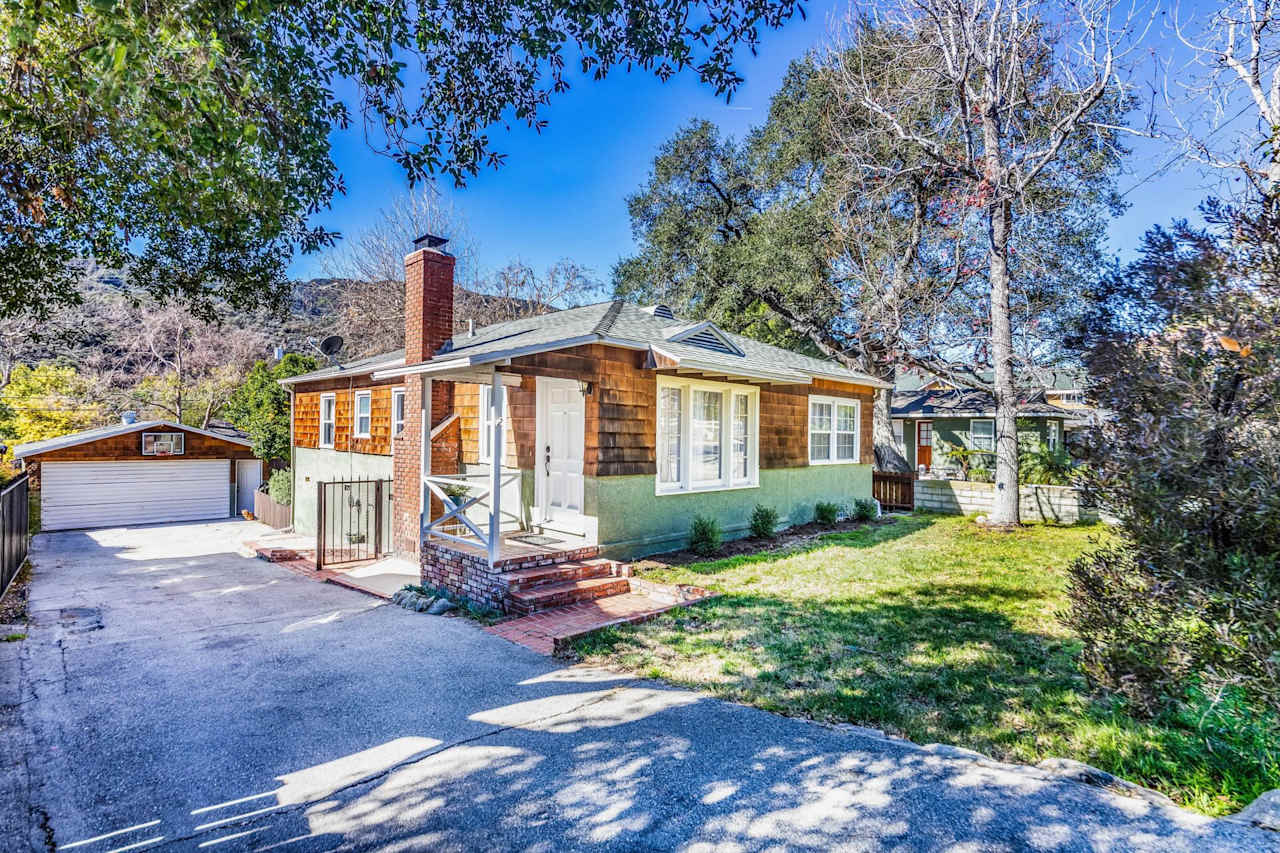 3430 MONTROSE Avenue