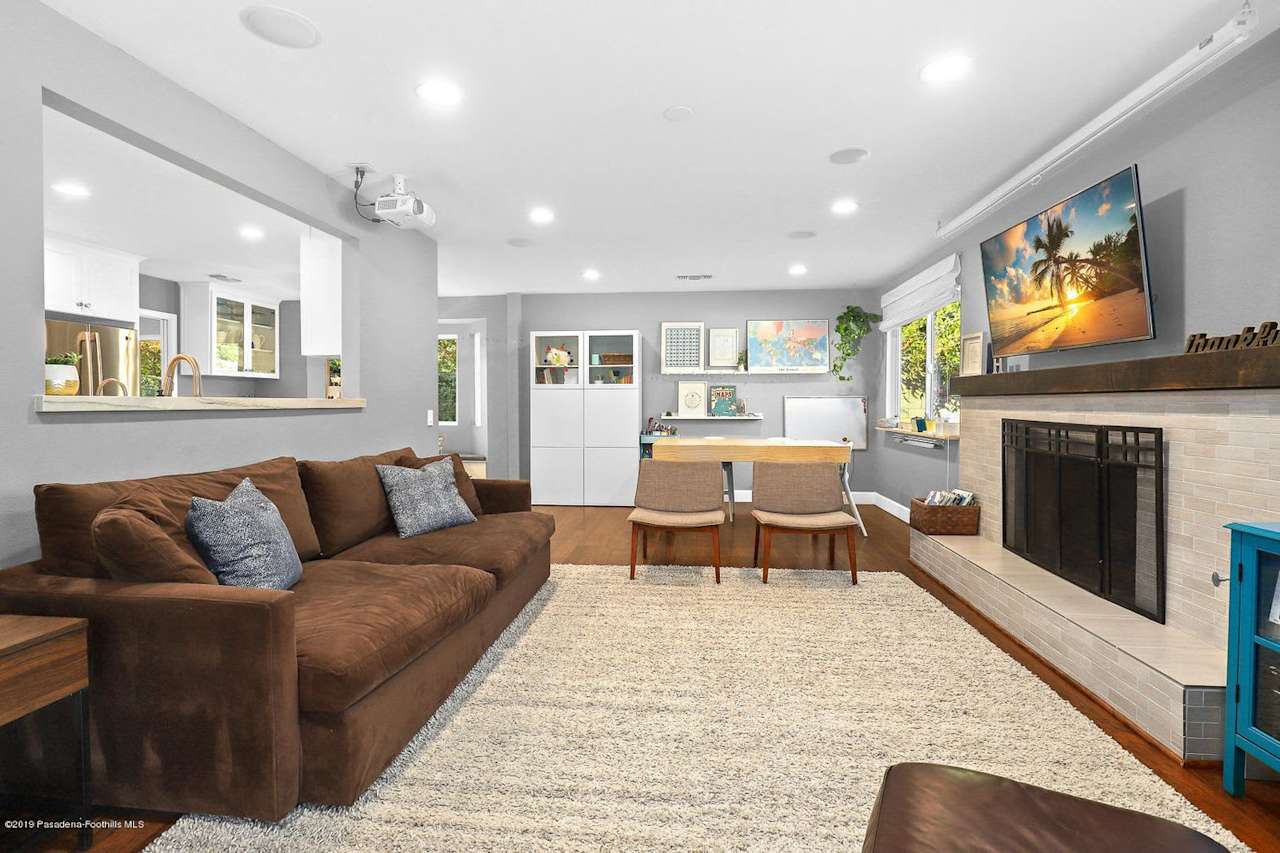 2412 San Fernando Ct