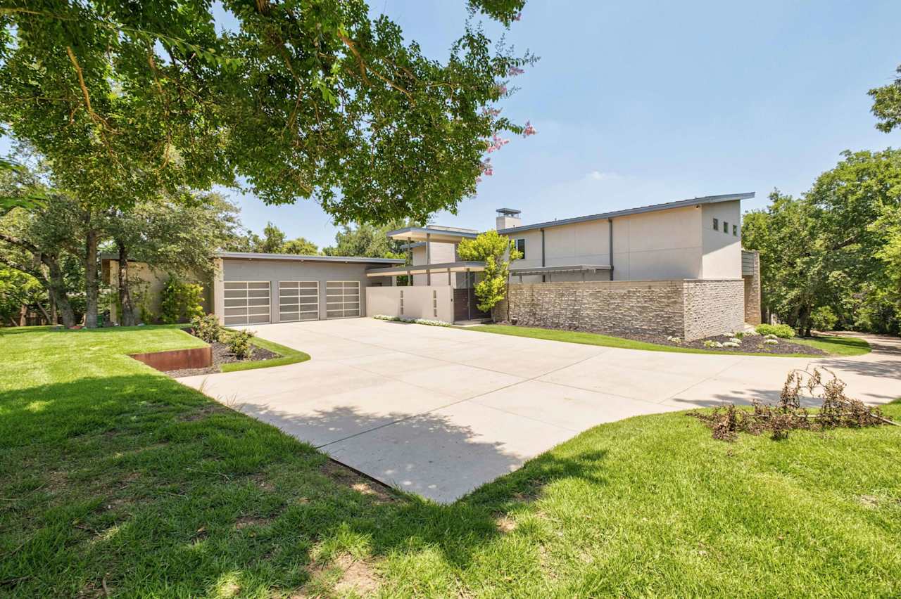 16 Sundown Parkway Modern Masterpiece in Central Westlake