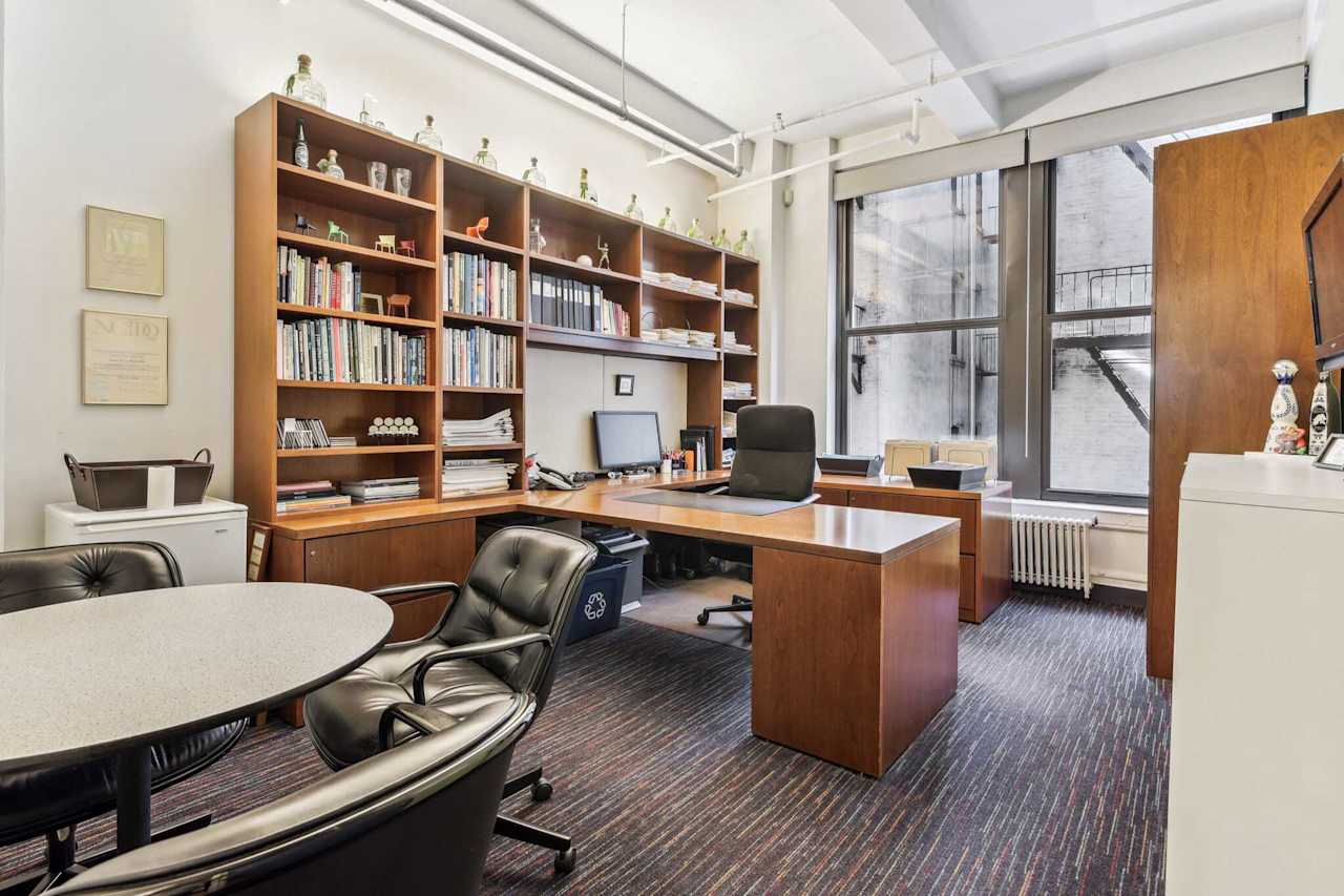 135 W 27Th St - Office Unit