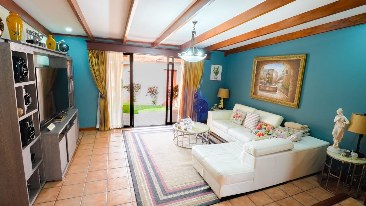 Los Olivos | Beautiful Property with Multiple Cabins and Studios for Sale in Heredia