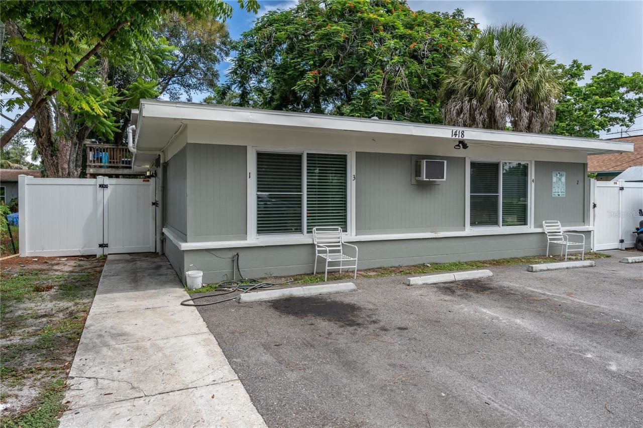 🏠🌊 PENDING 🌊🏠 1418 19TH AVE W, BRADENTON, FL 34205