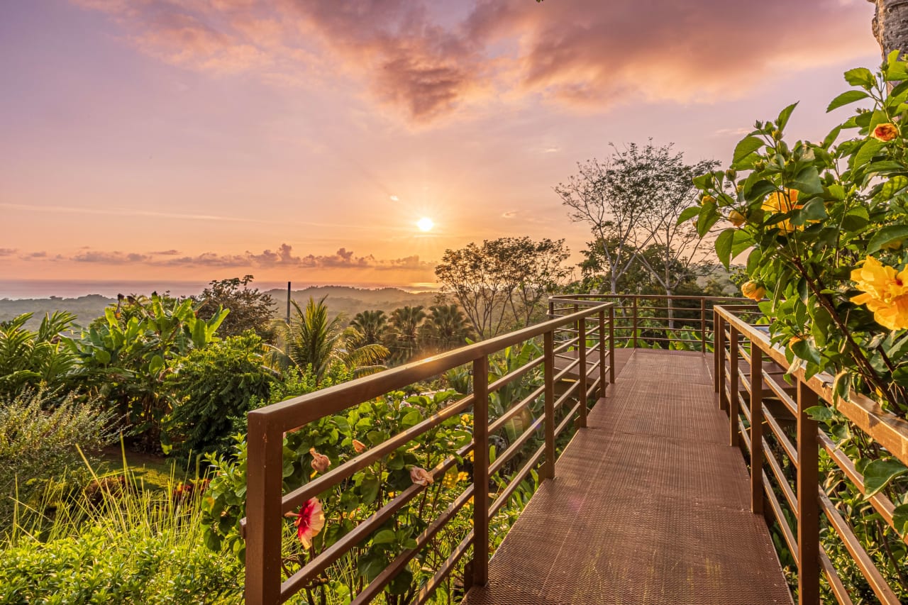 CASA BELLA JAW DROPPING SUNSET VIEWS