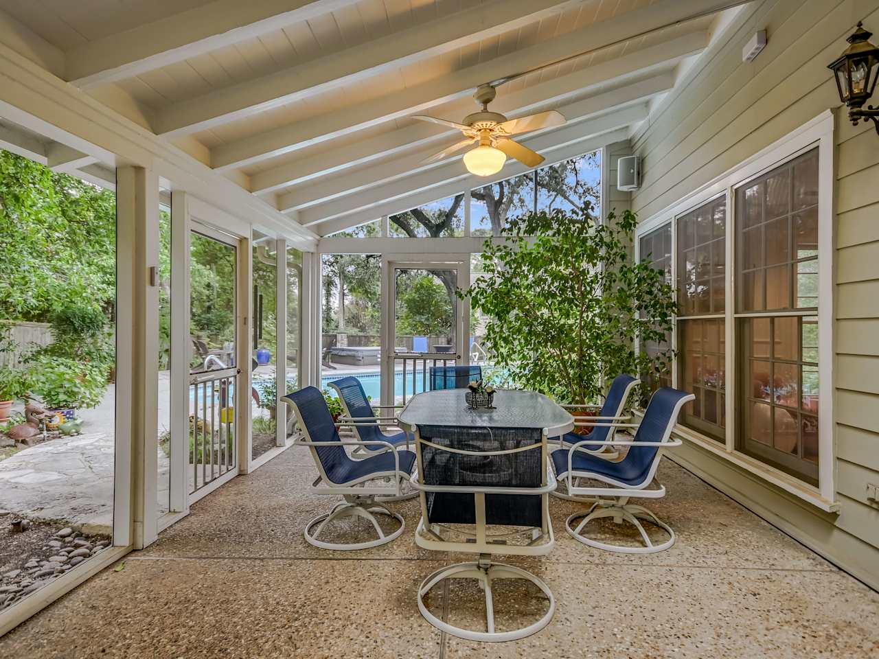 2101 Meadowbrook Drive Deane Residential Austin Real Estate Agents