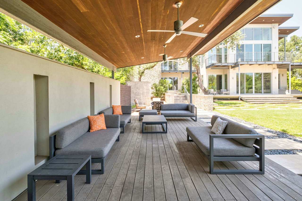 16 Sundown Parkway Modern Masterpiece in Central Westlake