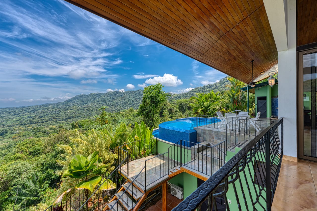 Best Views in Dominical – Home with Apartment and Infinity Pool