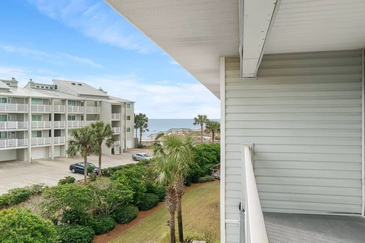 11 Beachside Dr #832