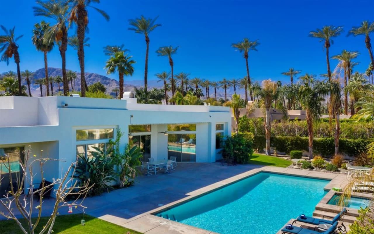 7 Luxury Amenities You’ll Find in Palm Springs Real Estate