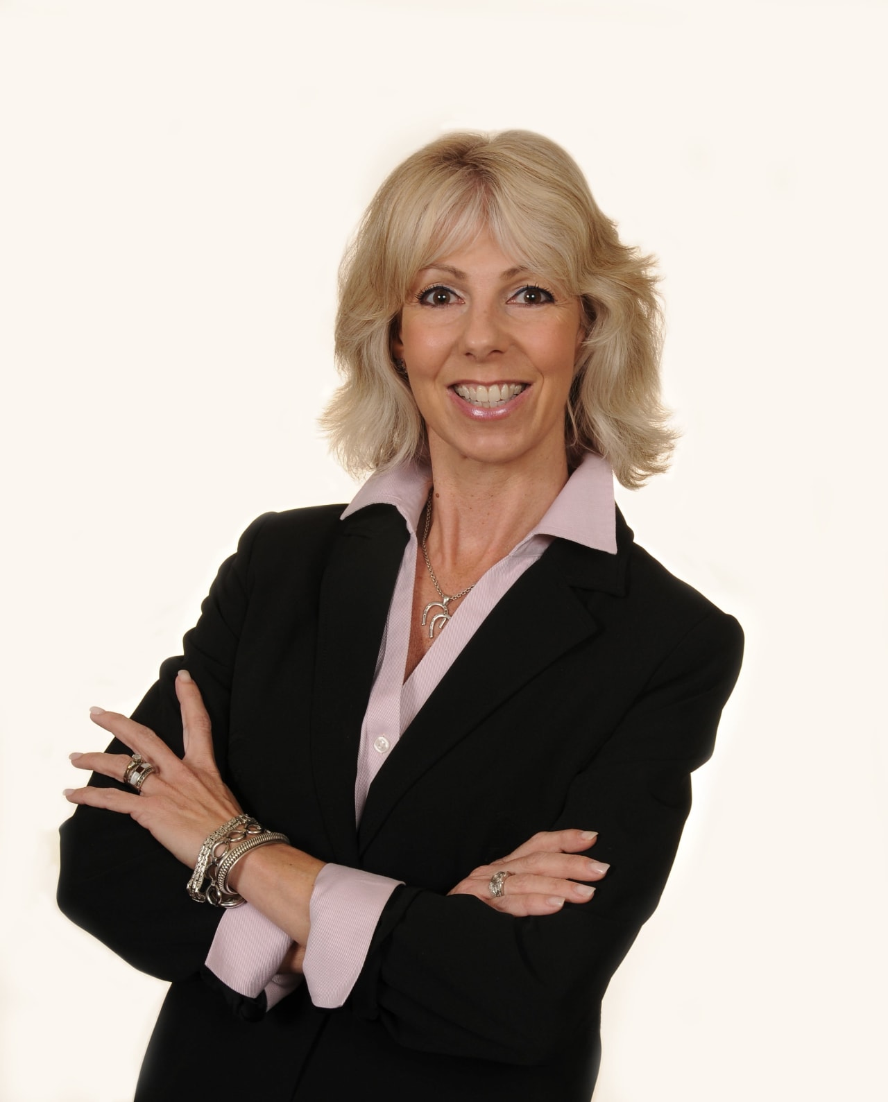 Award-Winning Real Estate Agent Deborah Stefanelli Joins B & B Group 