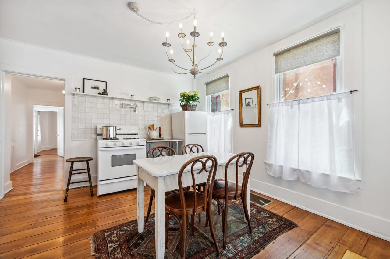 Image showcasing Comment 