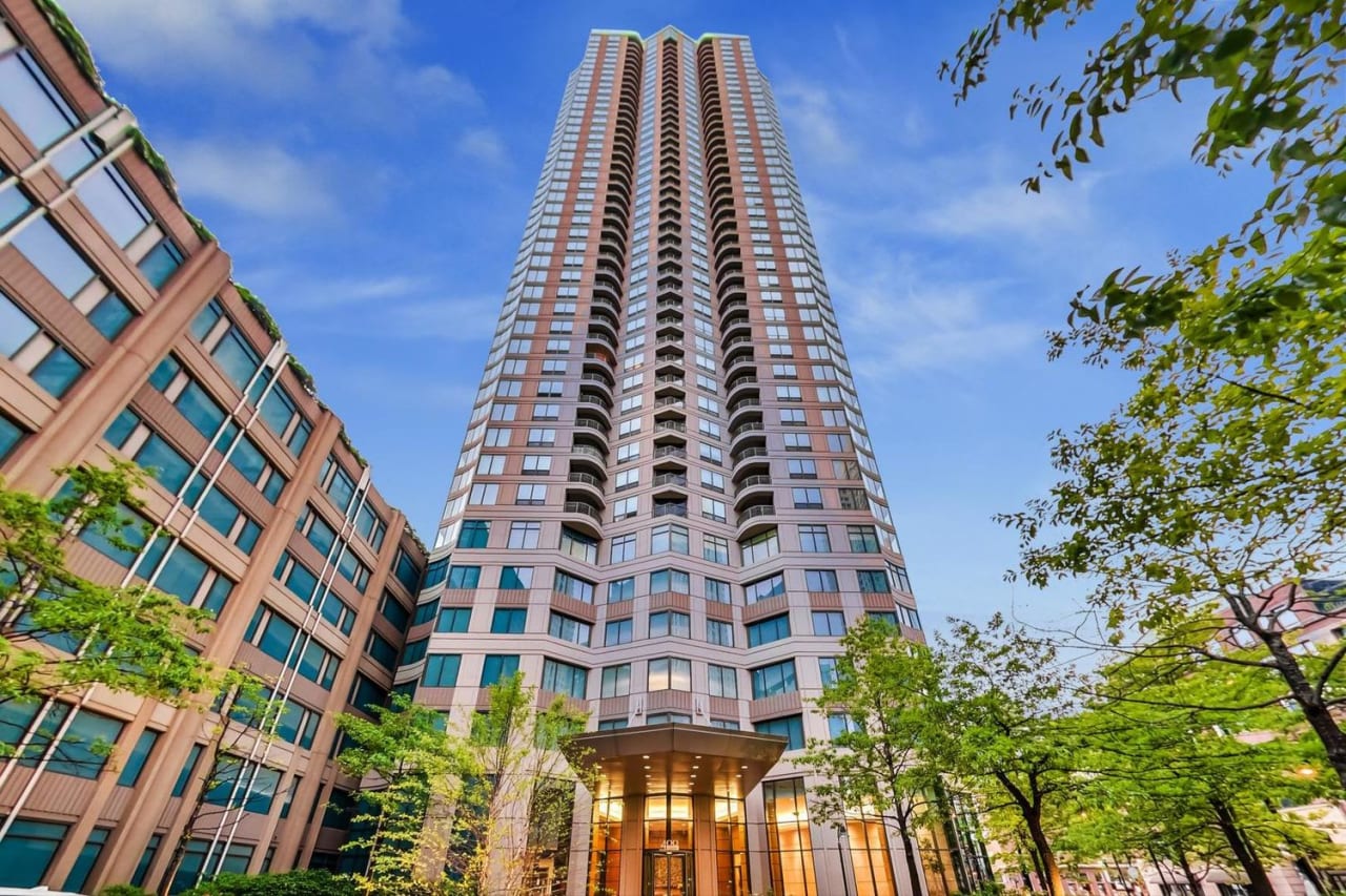 River North real estate Condos for sale, and apartments for rent in Chicago, IL Hudson Parker