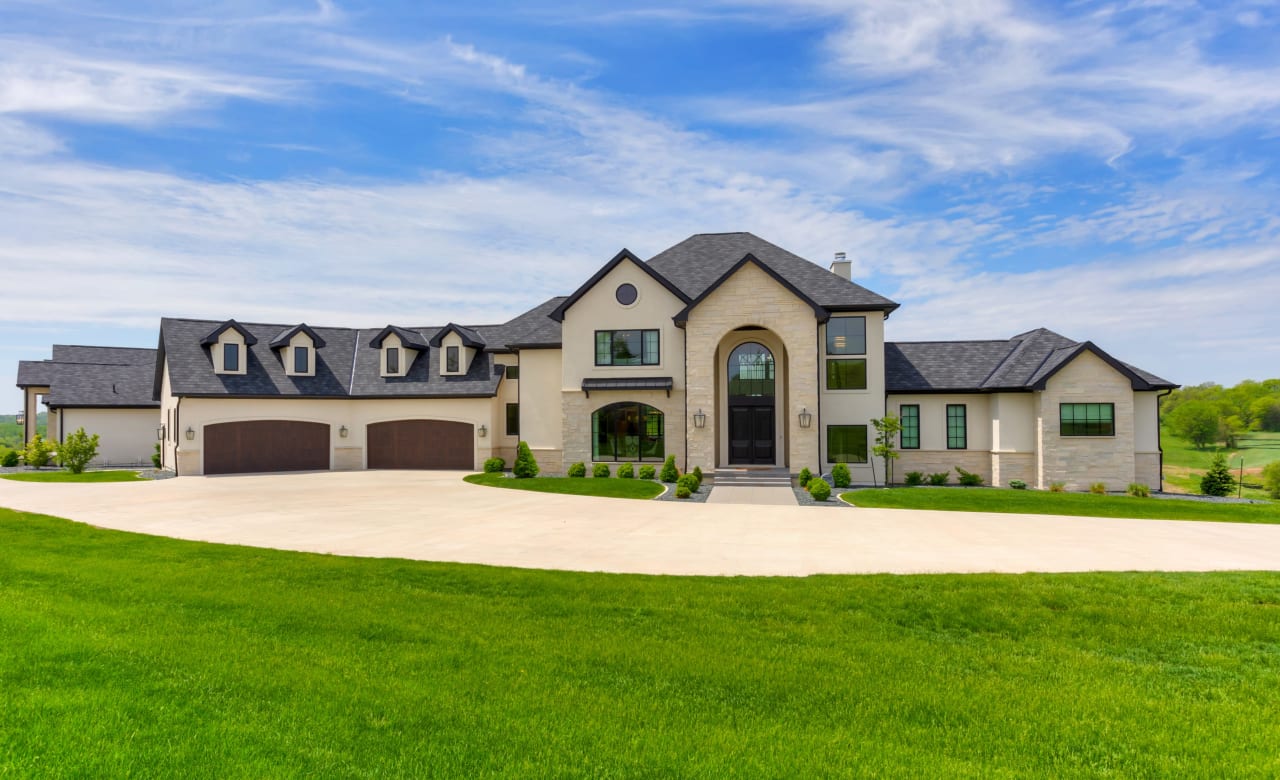 The Most Prestigious Neighborhoods in West Des Moines for Luxury Living