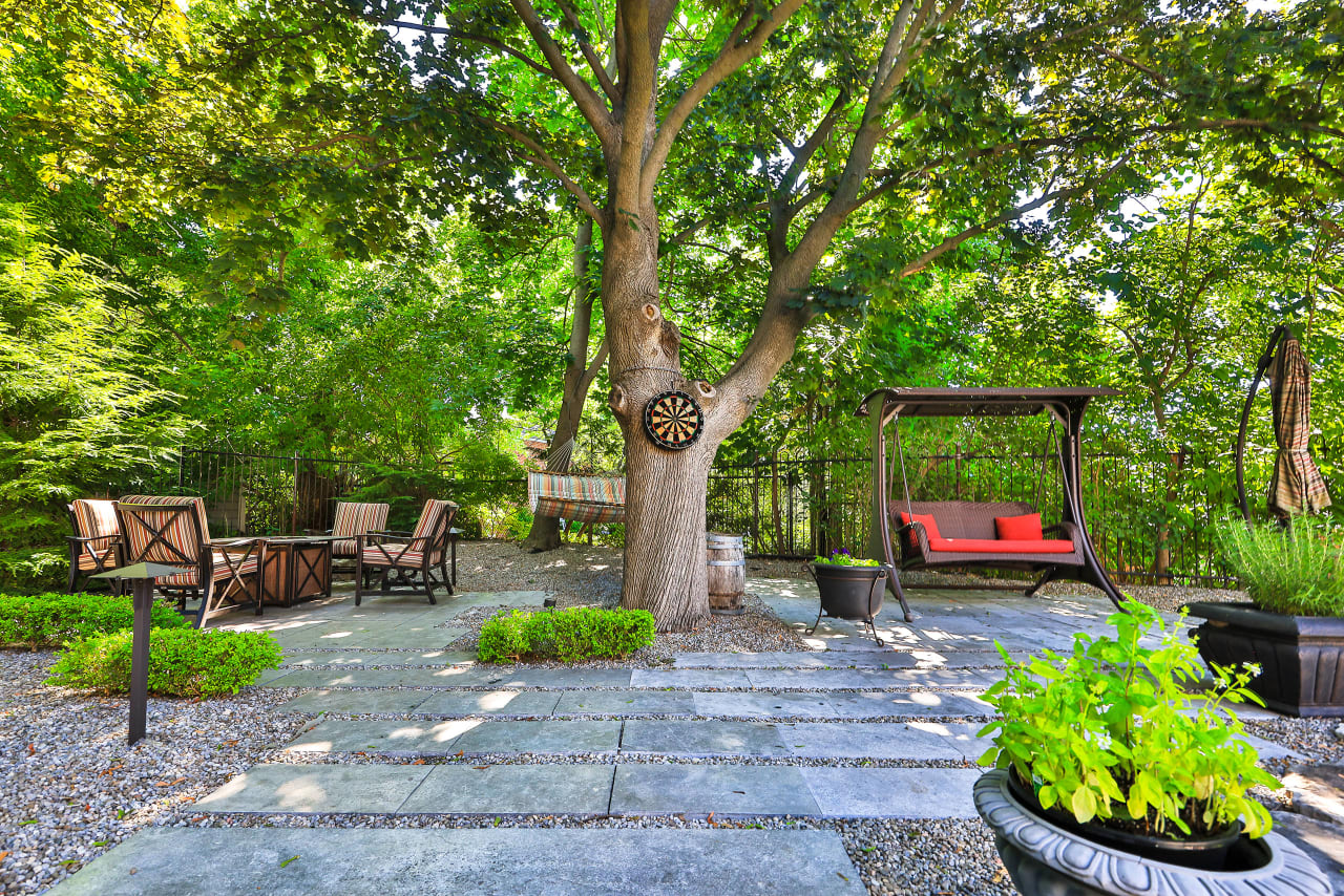 1182 Morrison Heights Drive Oakville, ON L6J 4J1 Goodale Miller Team