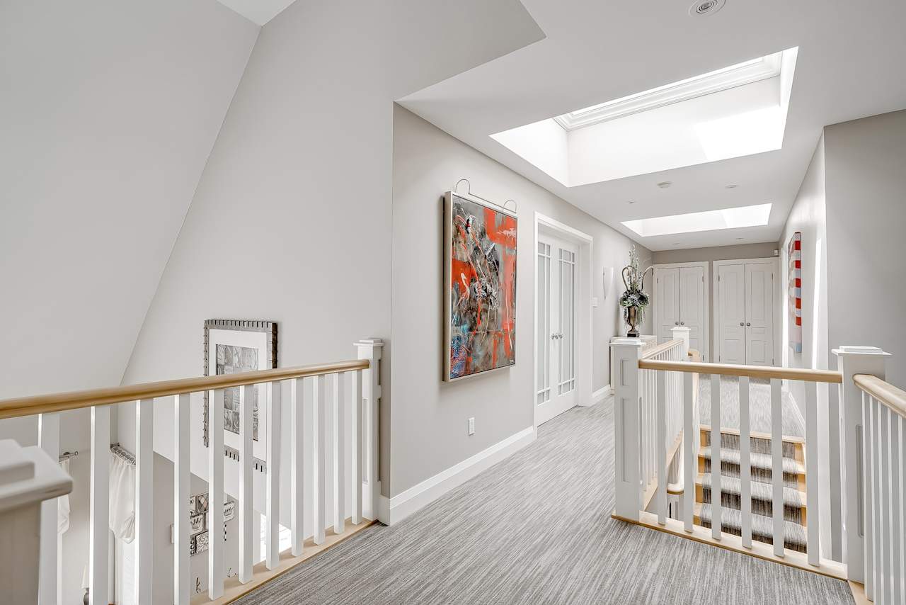 38 Holyrood Avenue Oakville, ON L6K 2V3 Goodale Miller Team