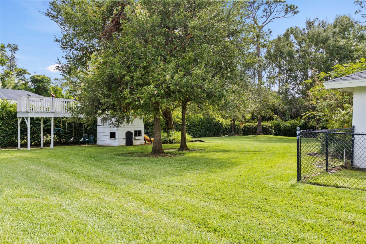 Pine Hurst Estates home on almost an acre