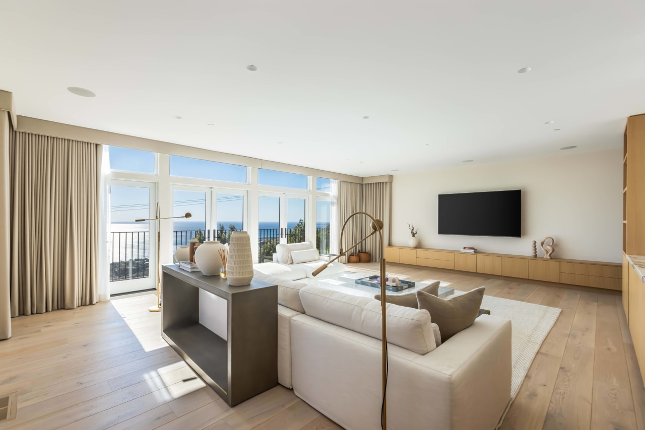 4B/4.5B Malibu Estate with Incredible Ocean Views