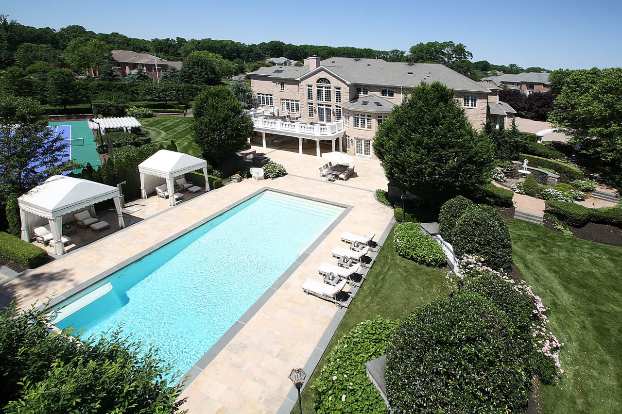 12 Maple Leaf Dr Teresa "Tracy"