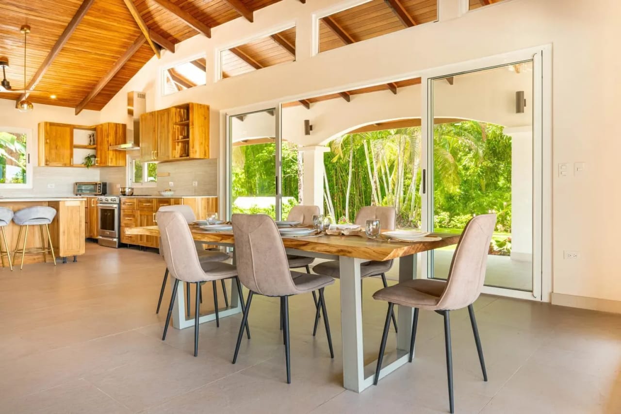 Casa Blanca: Luxury Oceanview 4 Bedroom Uvita Home