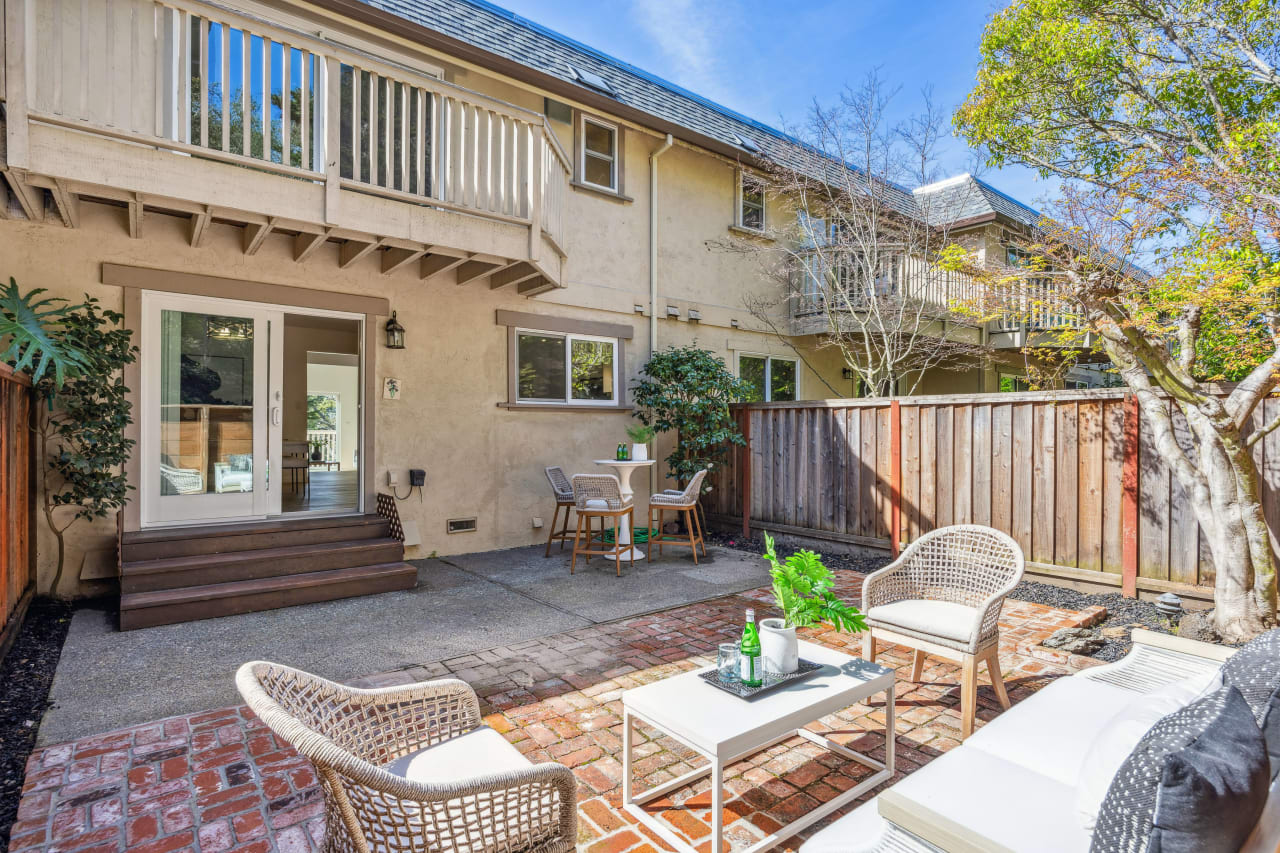 Stylish & Updated Tiburon Townhome