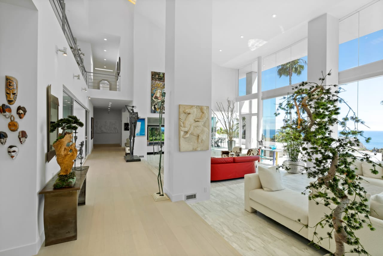 Private Modern Beach Estate | Luxury Shorter-term Lease