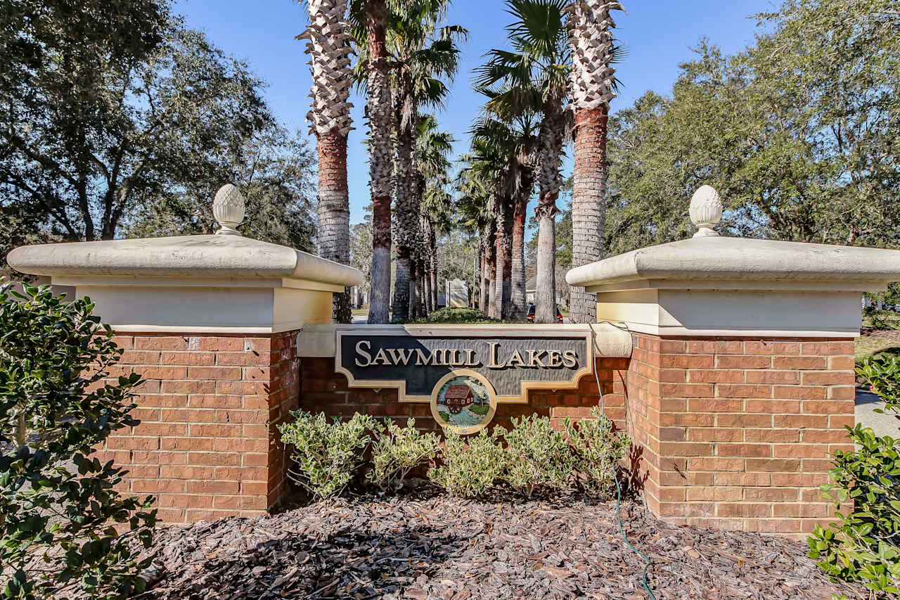 Sawmill Lakes Community Guide