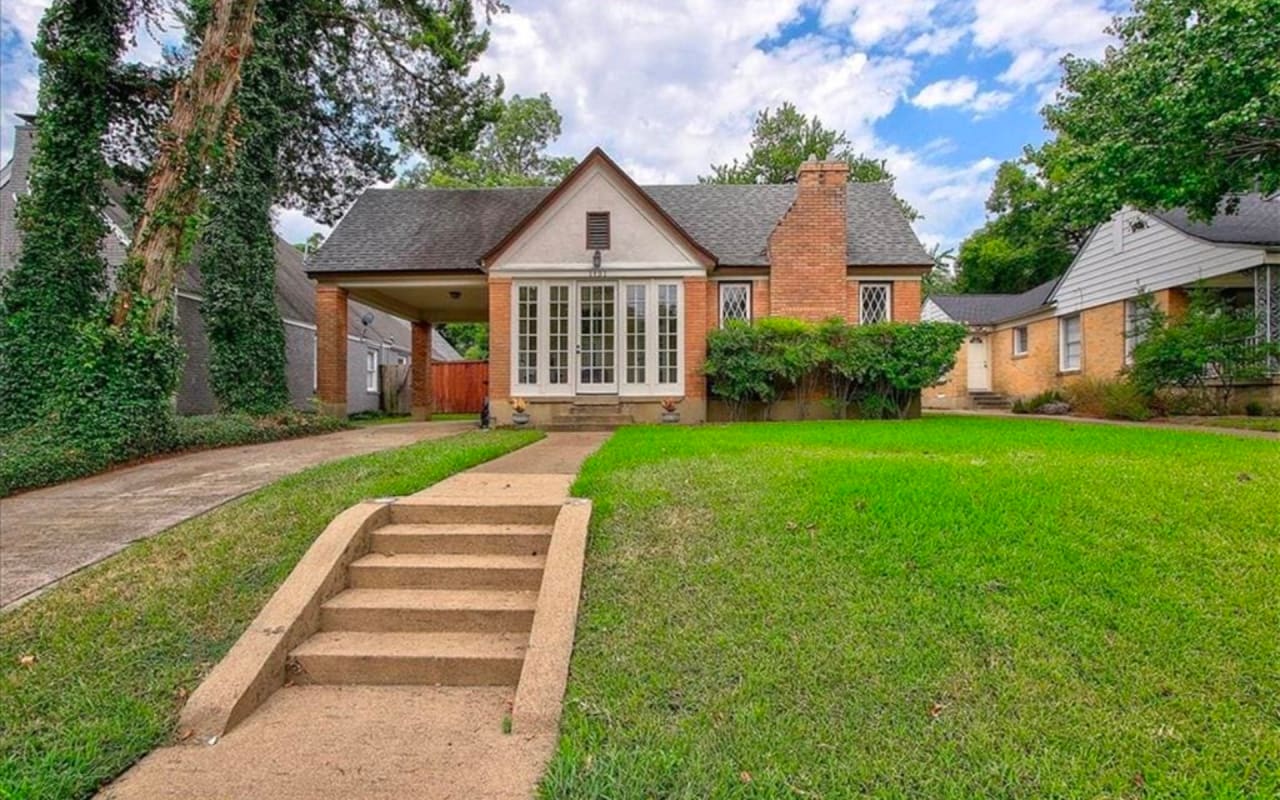 Albany Shaw’s Complete Home Buying Guide for Oak Cliff