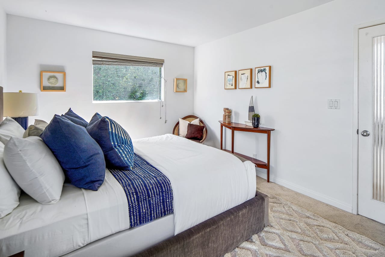 Santa Monica Townhouse Rochelle Maize Beverly Hills Real Estate Agent