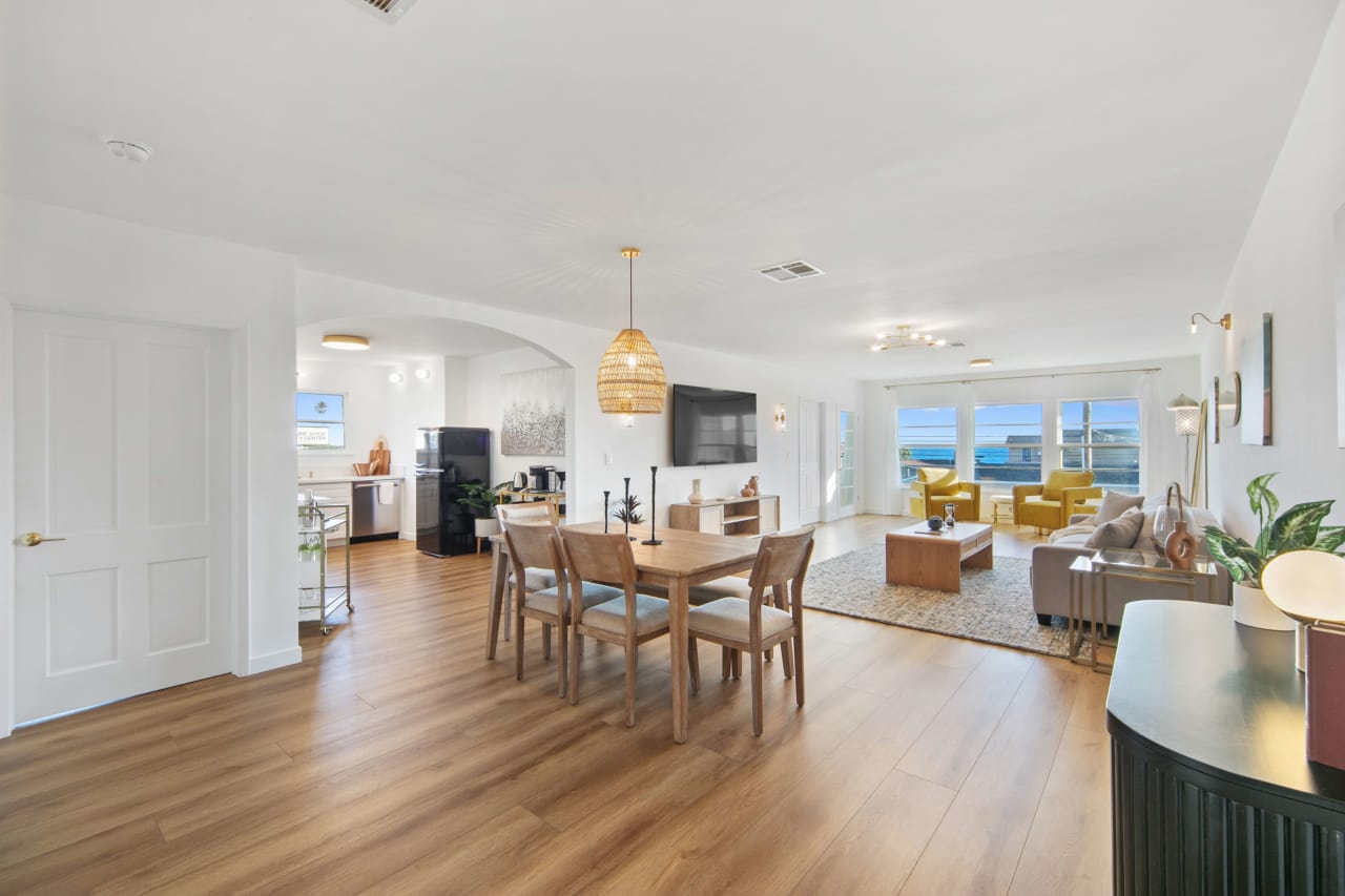 Spacious Malibu Suite with Ocean View