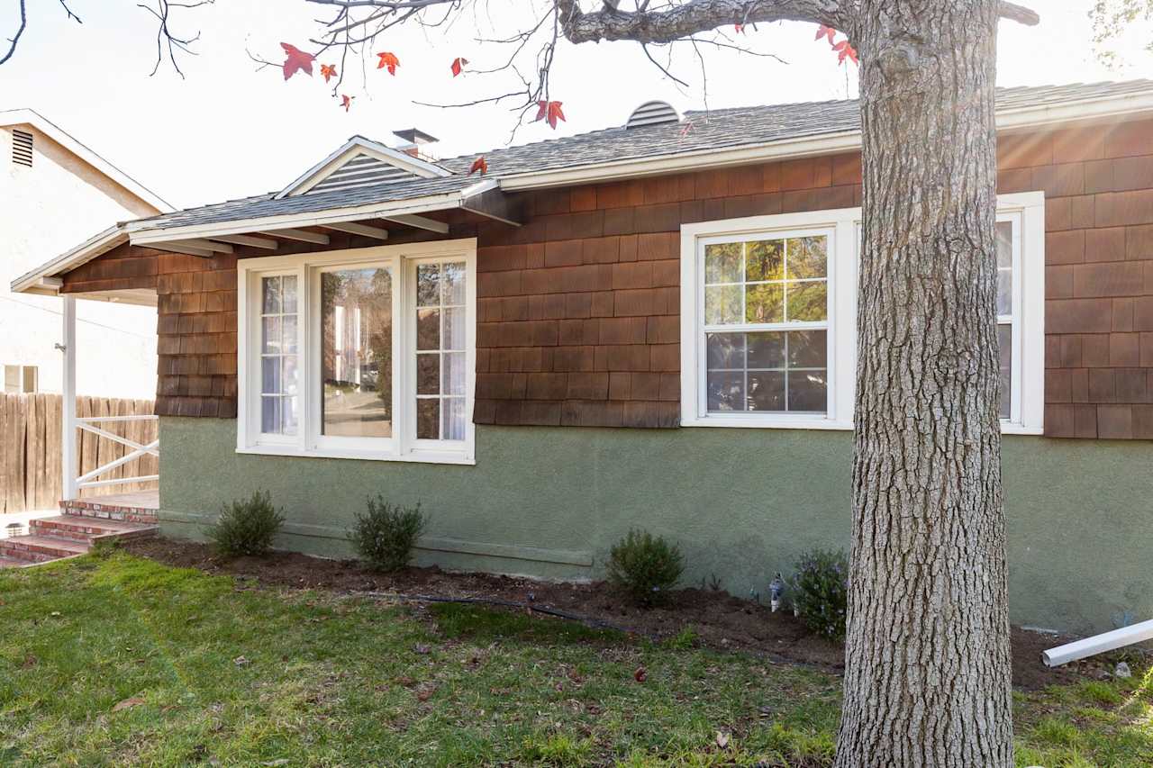 3430 MONTROSE Avenue