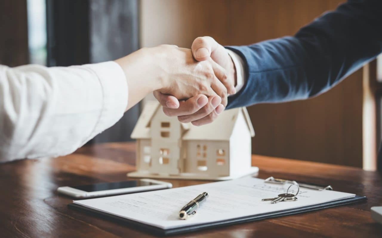 6 Reasons to Hire a Real Estate Agent Over “For Sale by Owner”