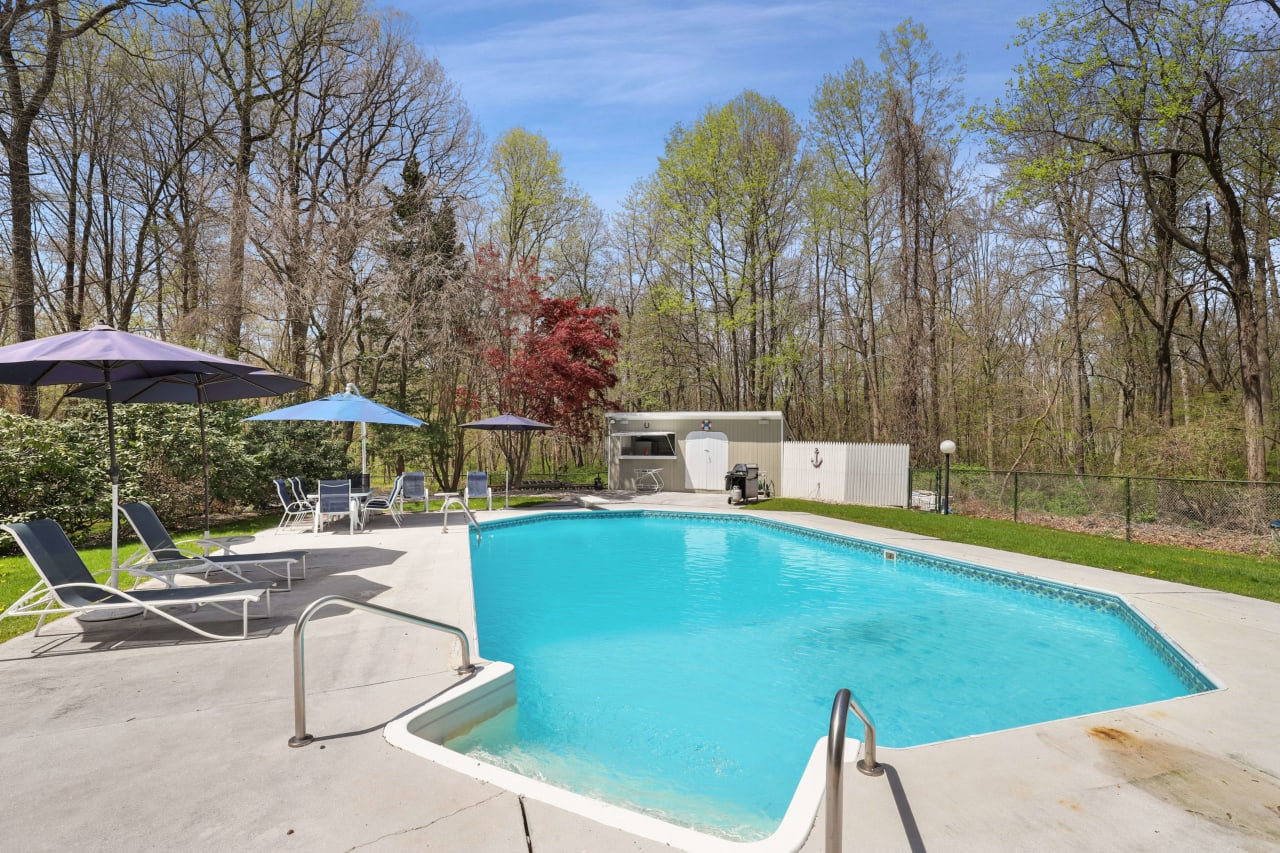 35 Limestone Road, Armonk NY Brian Milton Compass Luxury Real