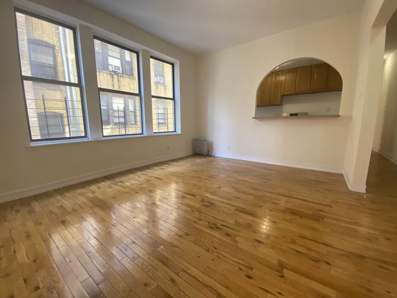 STREET Nicholas AVENUE