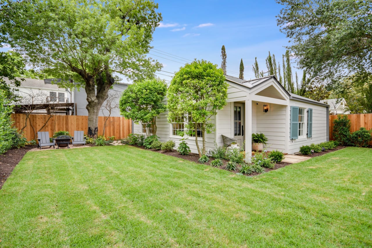 1601 Westover Road Stephanie Panozzo