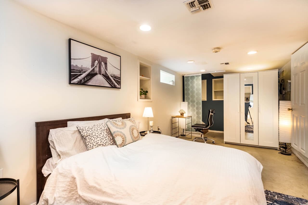 3430 MONTROSE Avenue