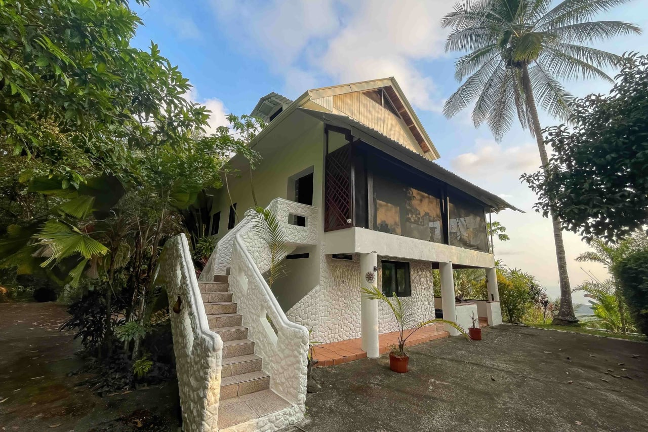 Ocean and Sunset View Home and Guest House near Dominical – 6.3 Acres