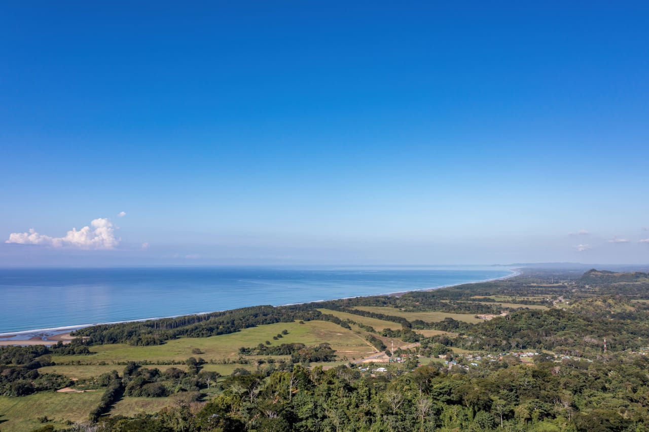 Unique Ocean View Property 7 minutes to Dominical Beach