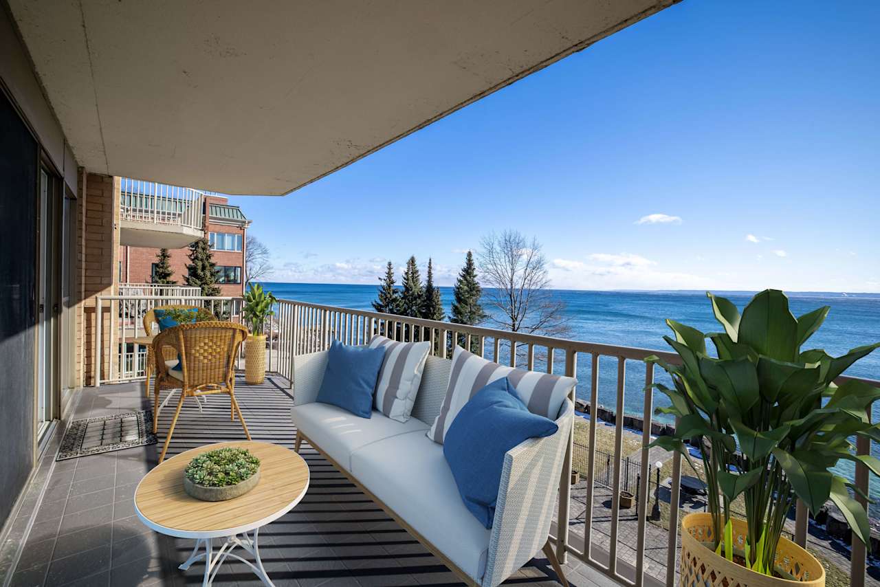 Waterfront Condo Burlington3032210 Lakeshore Rd