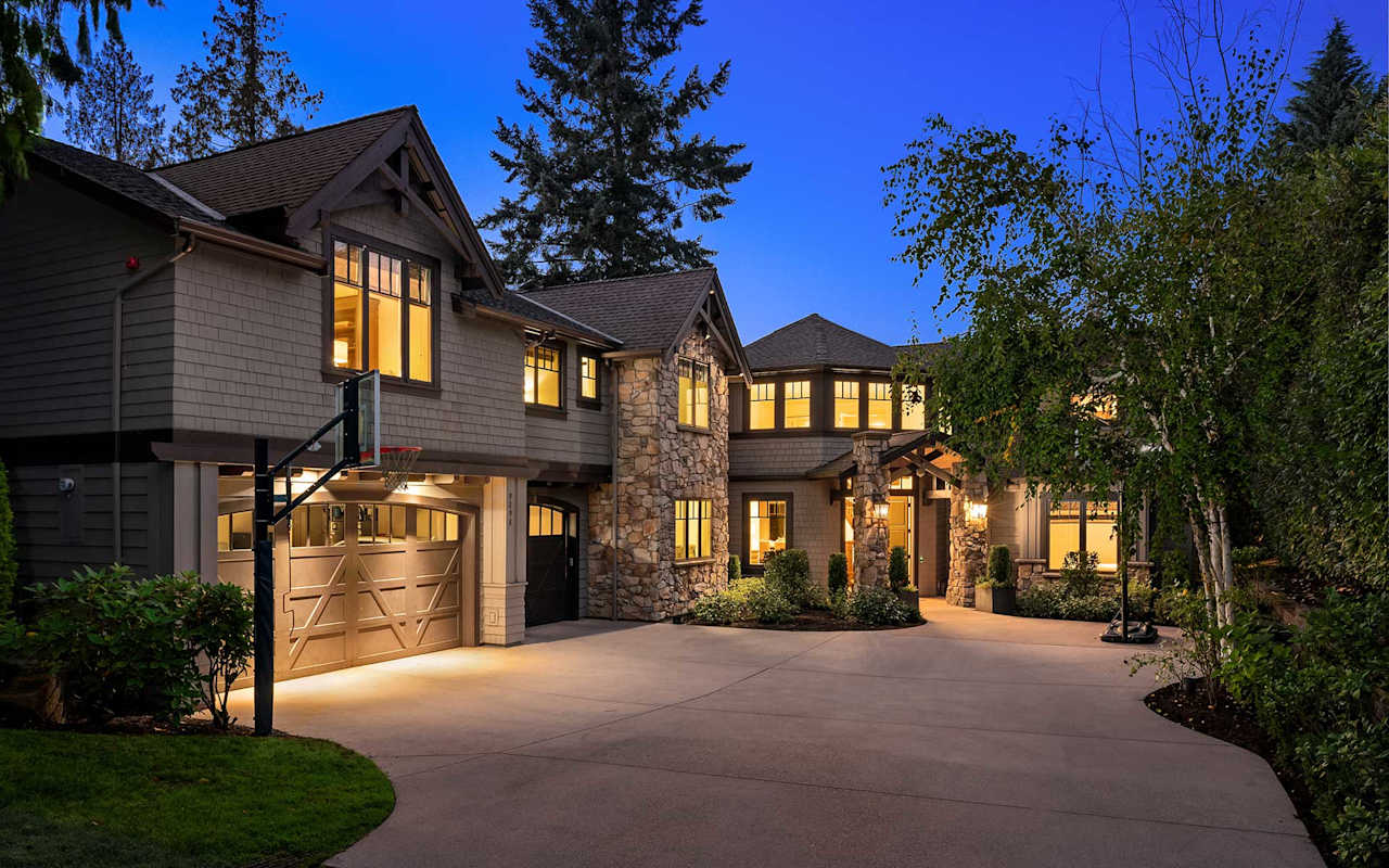 Stunning Sun Valley Style on Desirable Yarrow Point Team Foster