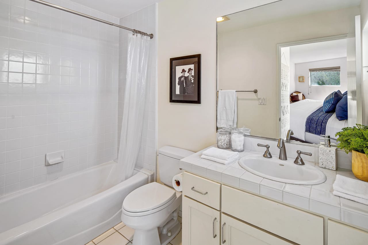 Santa Monica Townhouse Rochelle Maize Beverly Hills Real Estate Agent